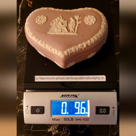 Classic Wedgewood Rare Lilac Color Jasperware Heart Shaped Trinket Box/Lid - Picture 3 of 15